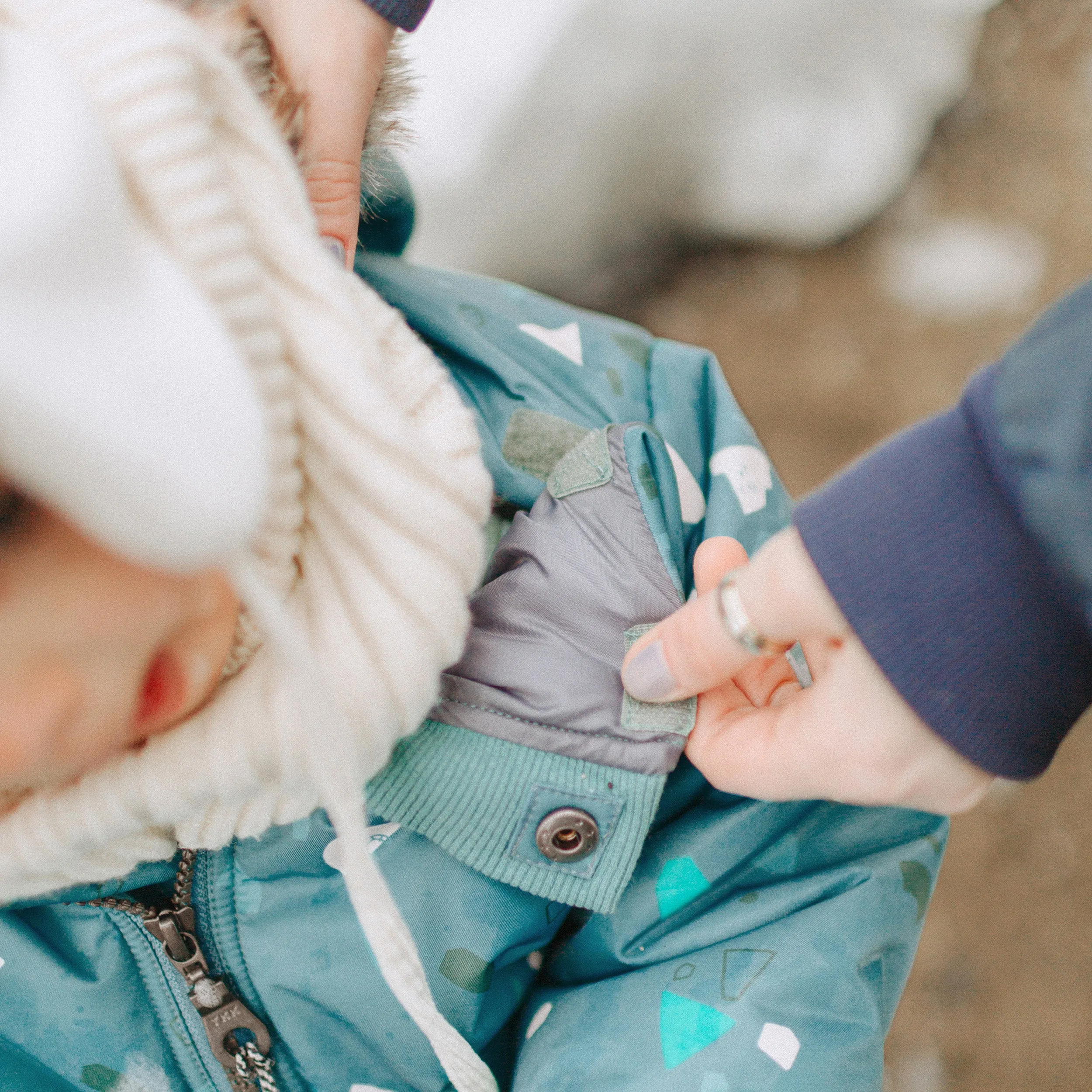 Habit de neige 3 en 1 bleu à motifs et fausse fourrure, bébé || 3 in 1 blue snowsuit with print and faux fur, baby